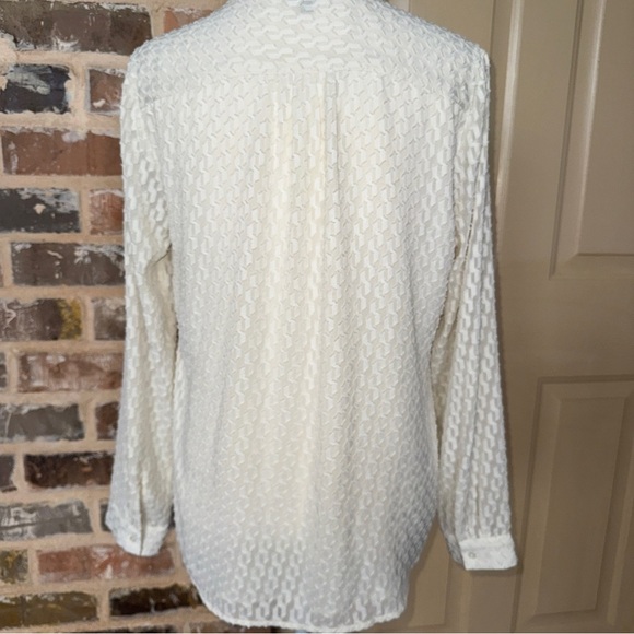 Talbots Sheer Cream Ivory White Chain Textured Top Lightweight Button Up Sz 8 - Picture 6 of 12